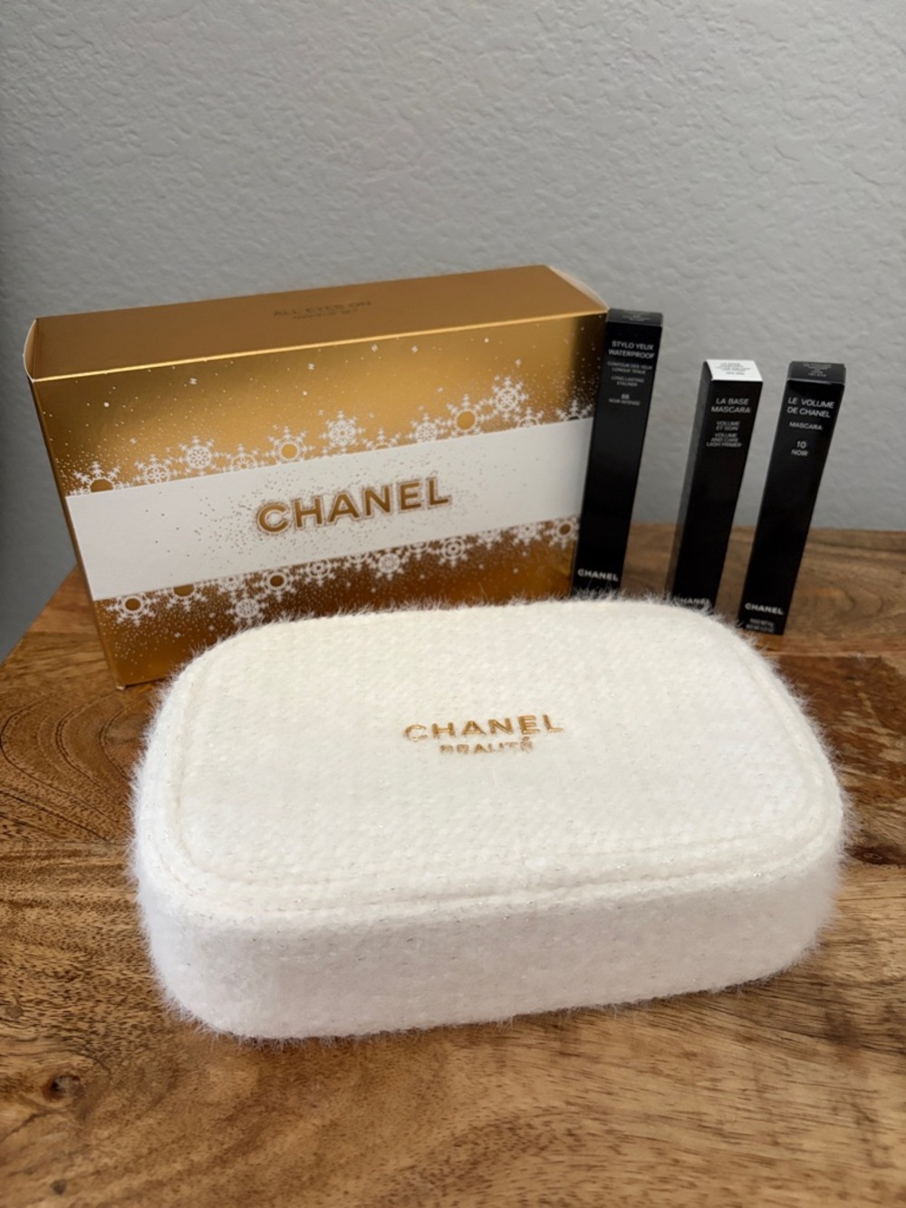 Chanel All Eyes On Makeup Gift Set NEW Authentic